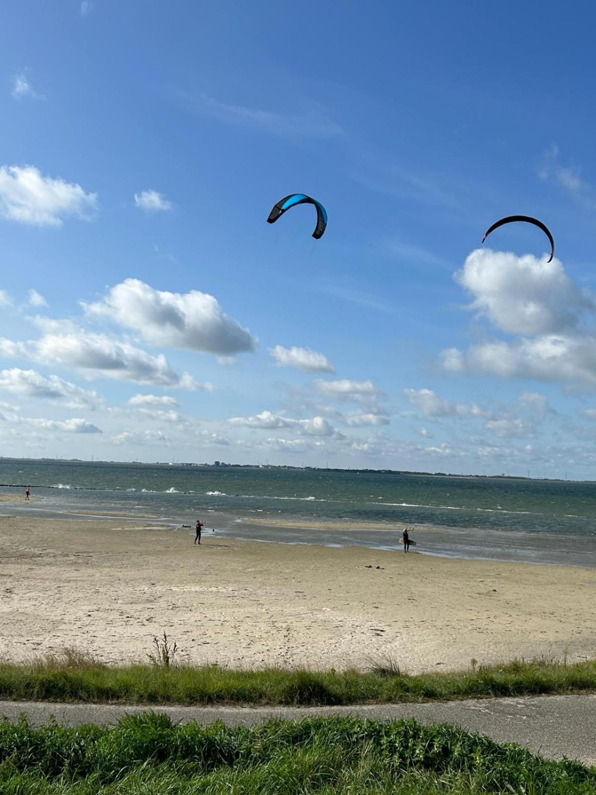 Oosterschelde Lodge Met Veel Privacy En Dicht Bij Het Water Scherpenisse Esterno foto